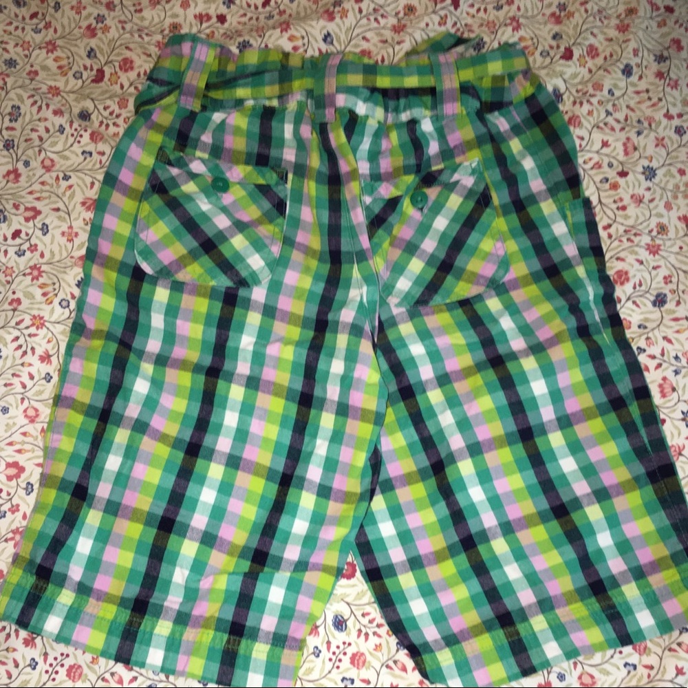 Girl’s plaid Bermudas